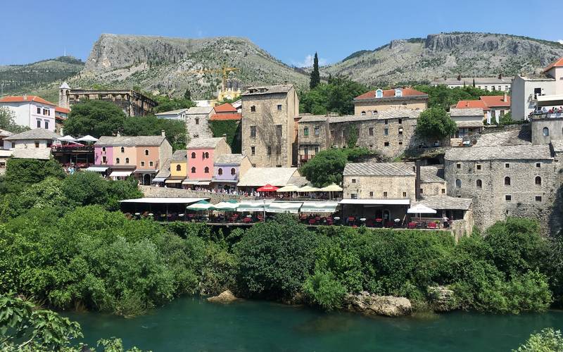 Mostar, au bord de la Neretva