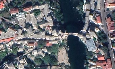 Vue aérienne du pont de Mostar