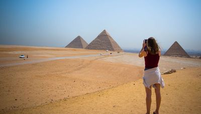 Touriste au plateau de Gizeh