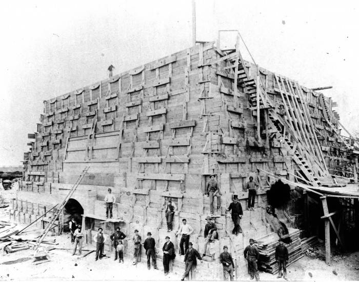 Construction du piédestal