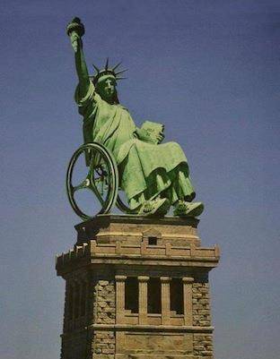 Statue de la liberté handicapée