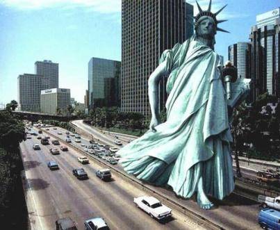 Statue de la liberté en marche