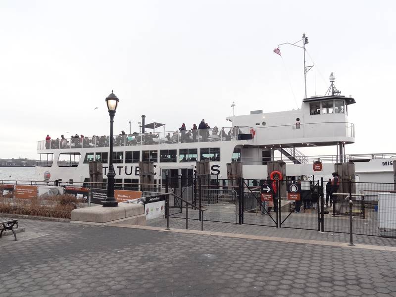 Un bateau de la Statue Cruise