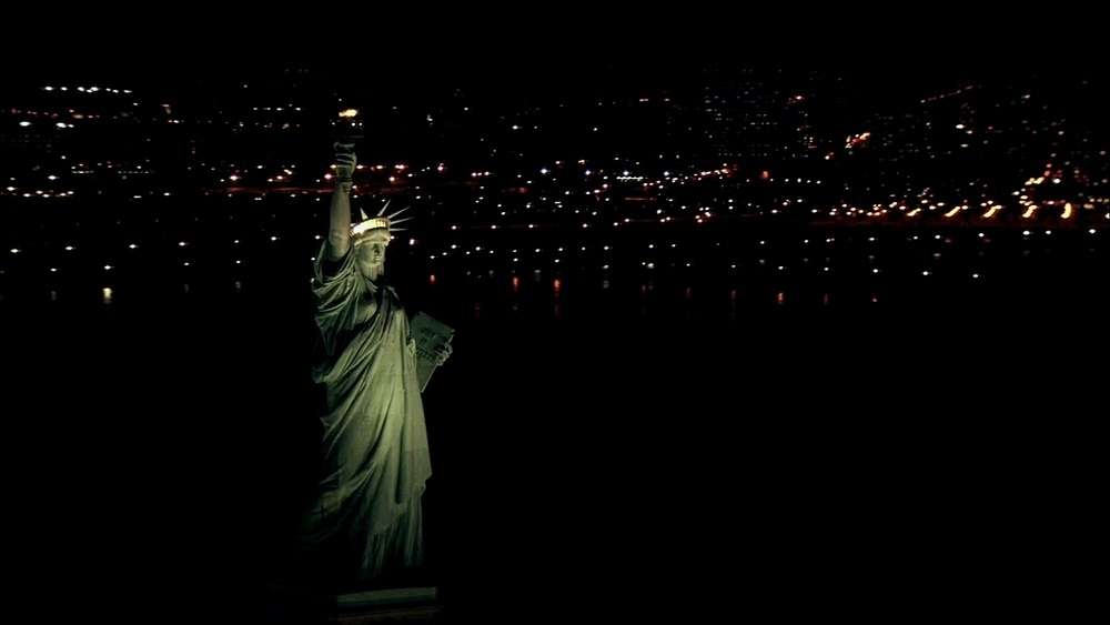 La statue de la Liberté de nuit