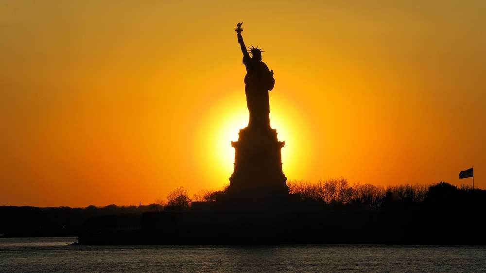 La statue le soir