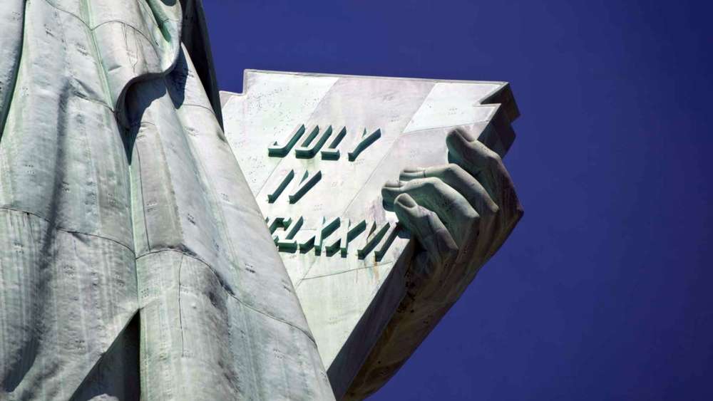 La tablette de la statue de la Liberté