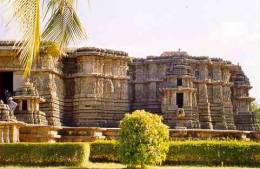Le temple de Hoysaleswara
