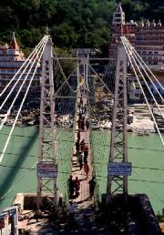 Le Lakshman Jhula