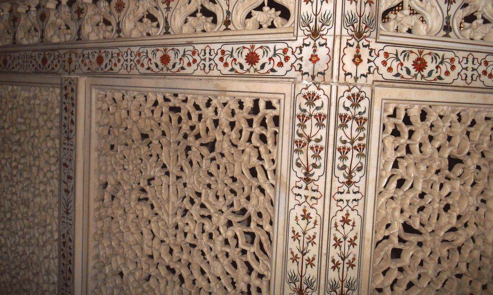 Balustrade à l'intérieur du Taj Mahal