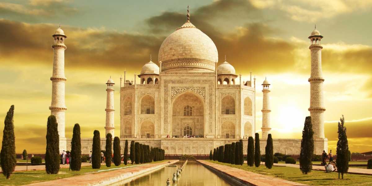 Le Taj Mahal le soir