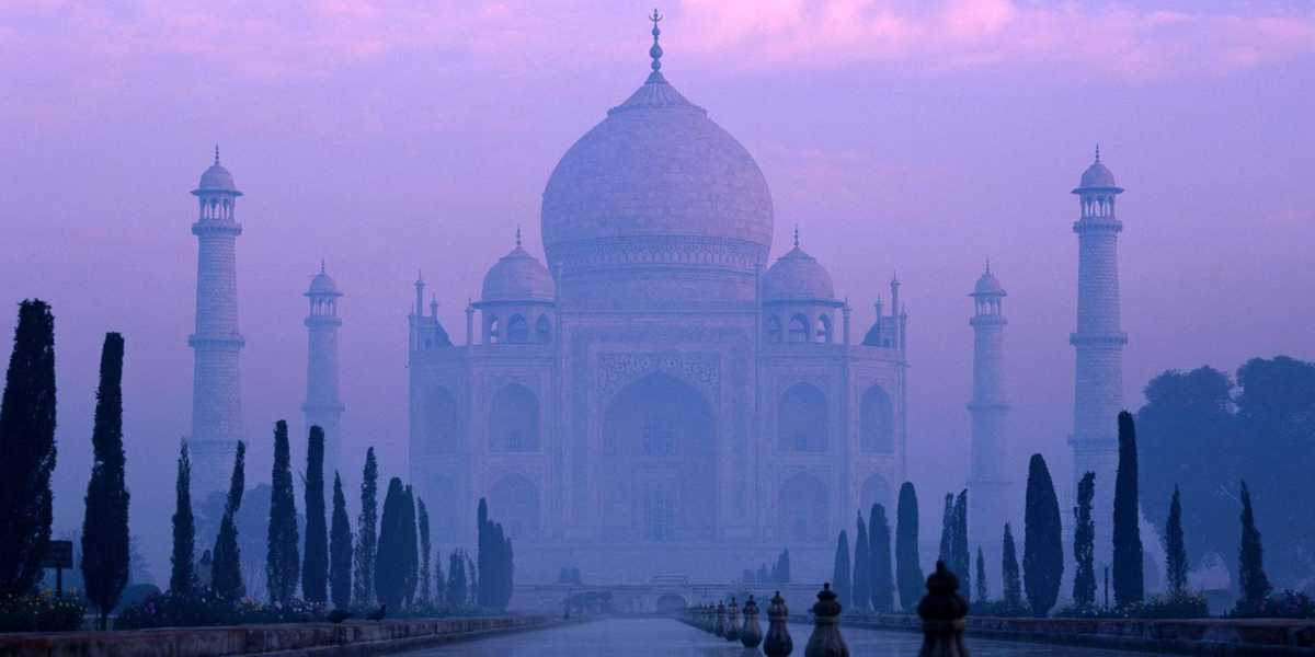 Le Taj Mahal au crépuscule