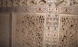 Balustrade à l'intérieur du Taj Mahal