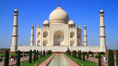 Le dôme du Taj Mahal