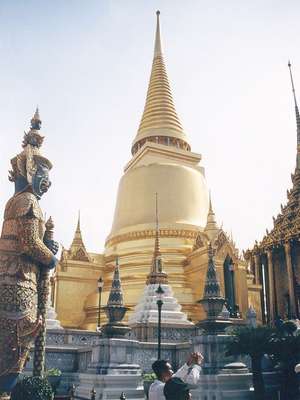 Le Phra Si Ratana chedi