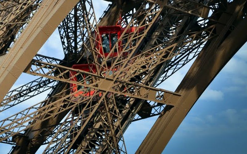 nombre ascenseur tour eiffel