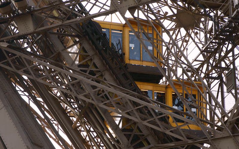 tour eiffel par ascenseur