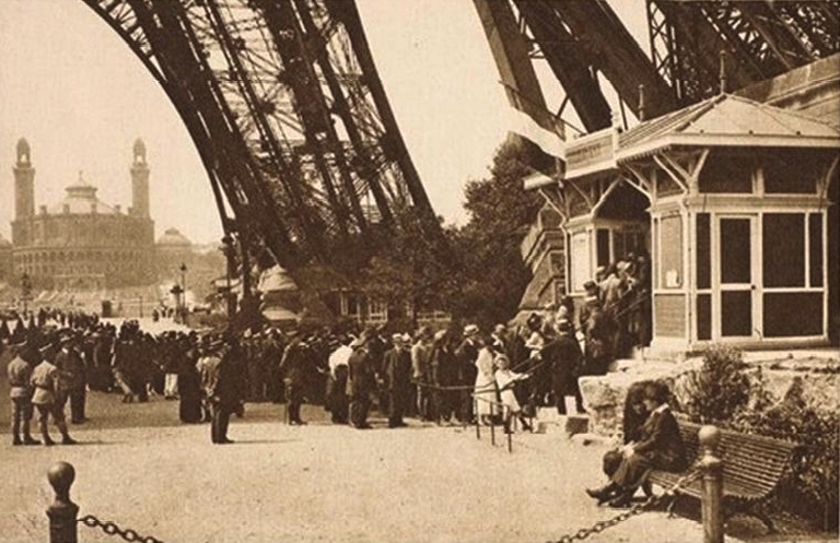 Entrée du public en 1890