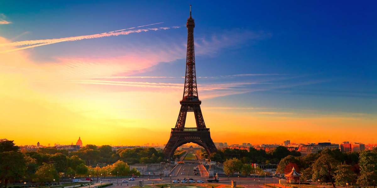 La tour Eiffel, le soir