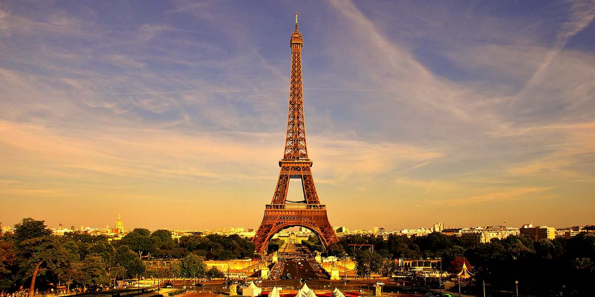 La tour Eiffel de nuit