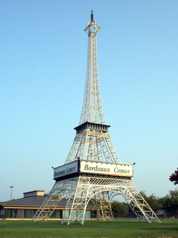 Grande réplique Tour Eiffel géante: Grande Tour Eiffel décoration moderne  intérieur et extérieur