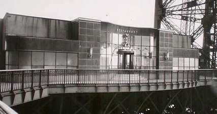 Restaurant de la tour Eiffel en 1937