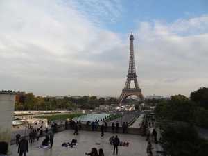La tour et les jardins du Trocadéro
