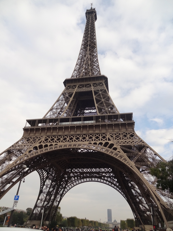 La tour Eiffel vue de près