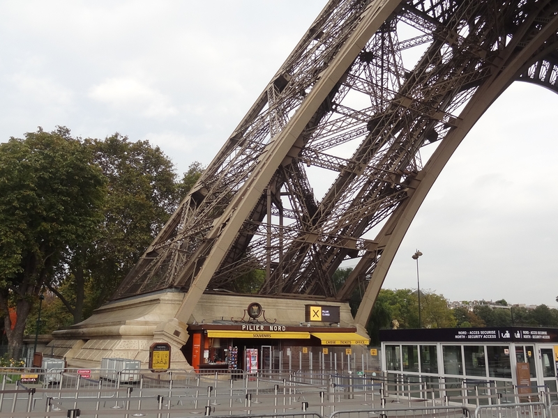 pilier ouest tour eiffel