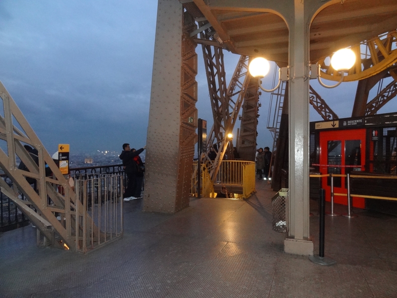 hauteur 2eme etage tour eiffel