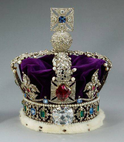 Les 5 secrets de la couronne de la reine d'Angleterre - Michaël